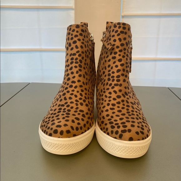 Queen George Animal Print Wedge Sneakers Size 7 NWOB - Picture 2 of 12